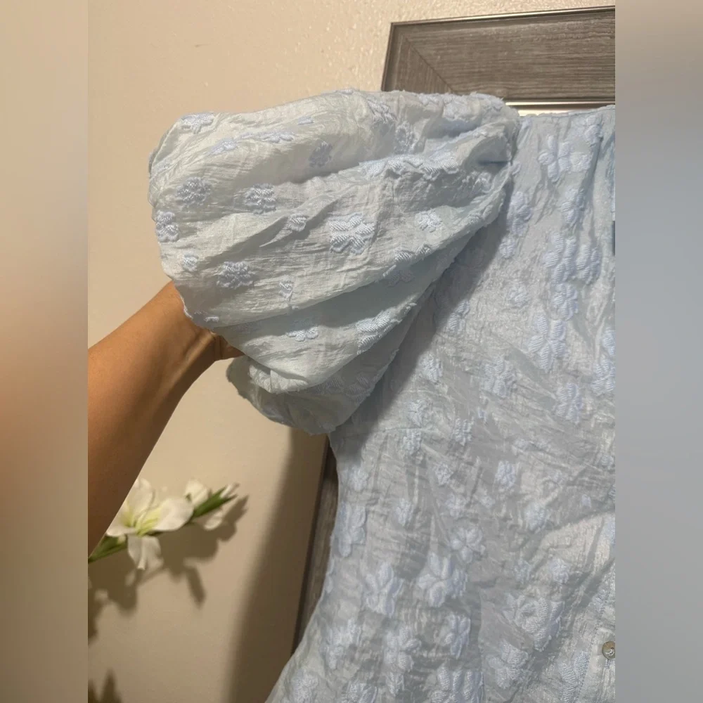 Light Blue Puff Sleeve Blouse - Picture 4 of 8